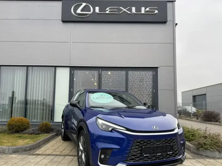 Lexus LBX