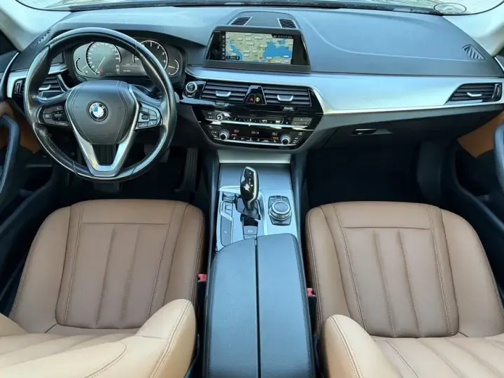 BMW Seria 5 G30/G31 520i Aut.