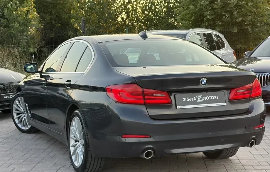 BMW Seria 5 G30/G31 520i Aut. — imagine 4