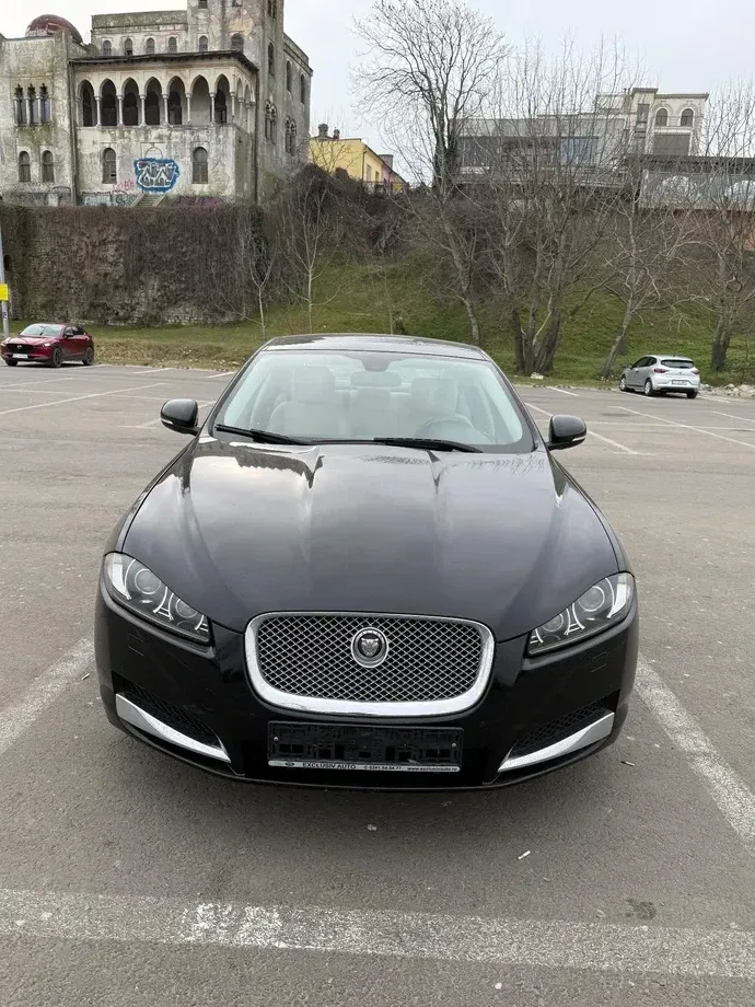 Jaguar XF 2.2D Premium Luxury — imagine 3