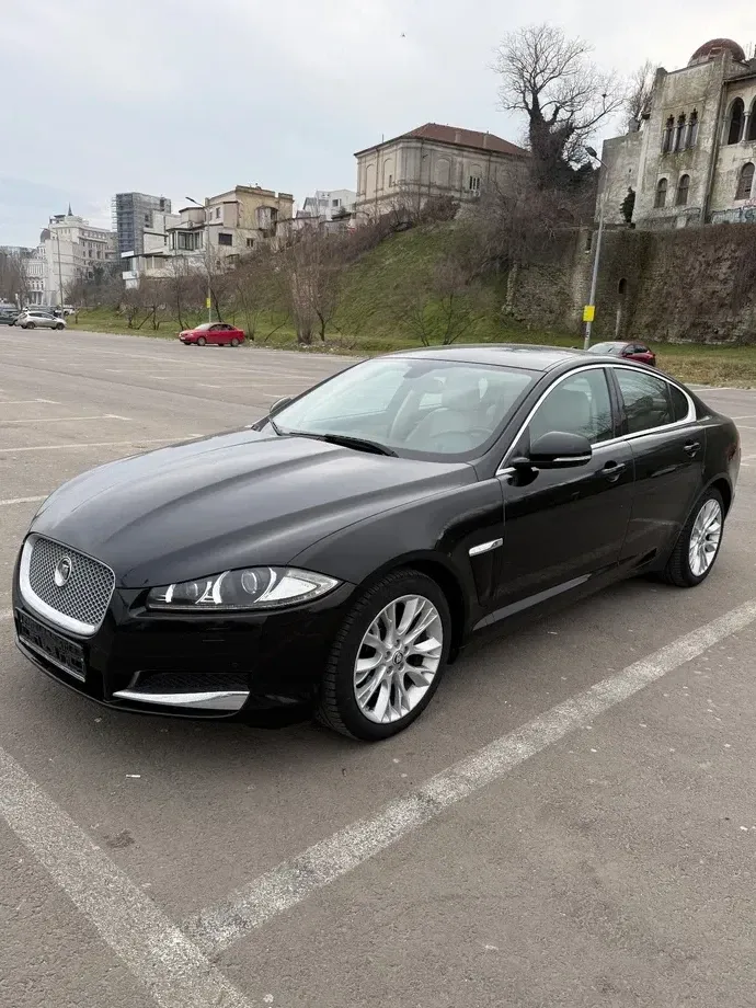 Jaguar XF 2.2D Premium Luxury — imagine 2