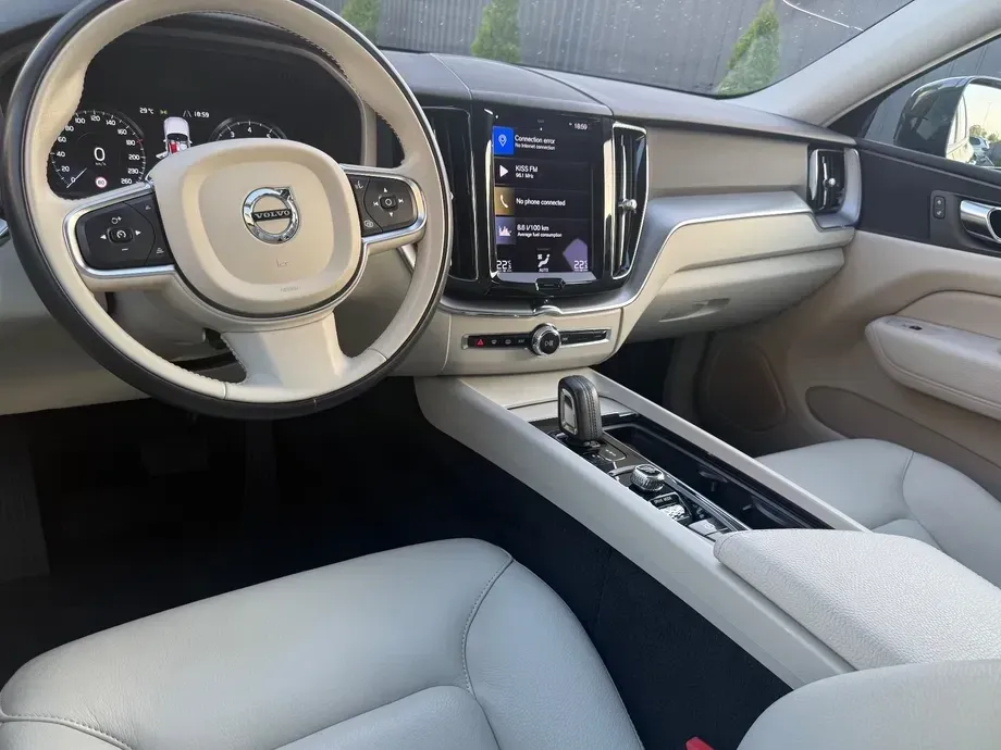 Volvo XC 60 II B4 B Geartronic Momentum — imagine 4