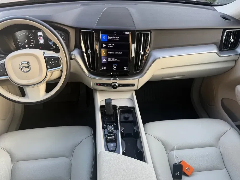 Volvo XC 60 II B4 B Geartronic Momentum — imagine 3