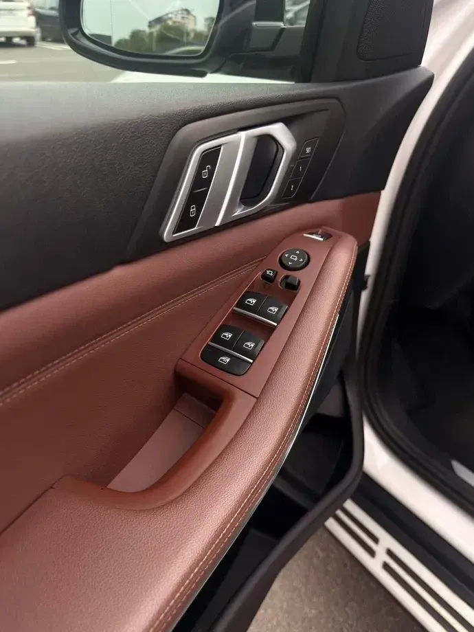 BMW X5 — imagine 5