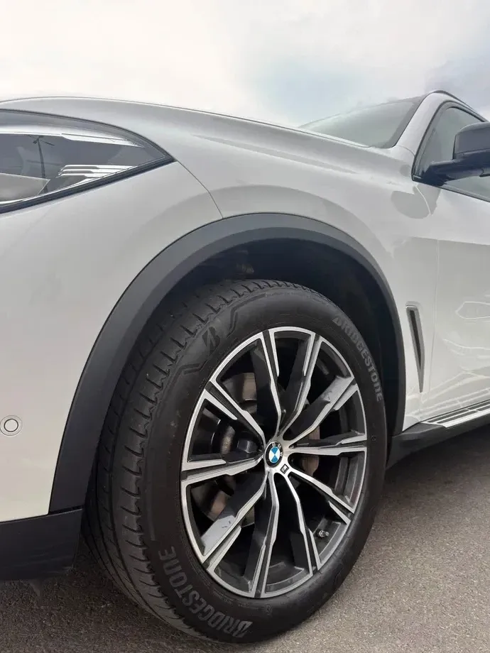 BMW X5 — imagine 2