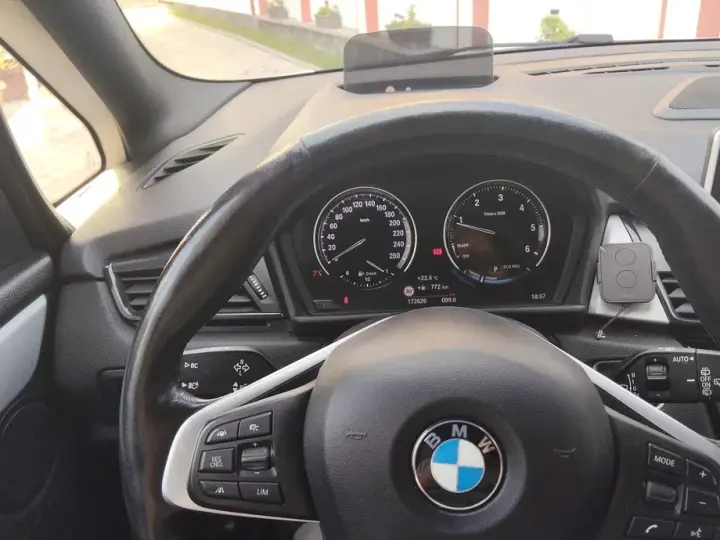 BMW Seria 2 220d AT Advantage