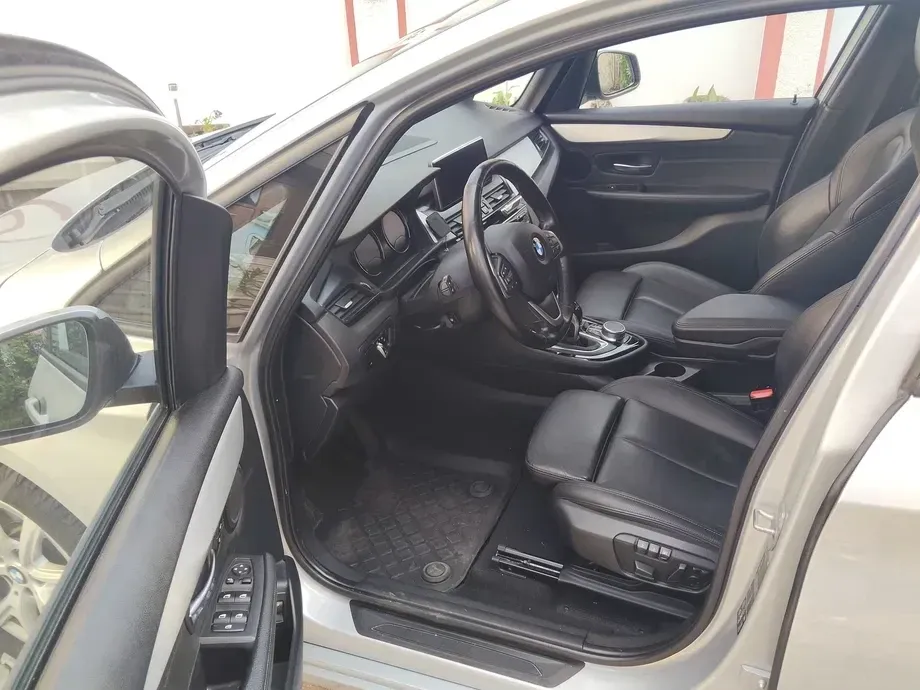 BMW Seria 2 220d AT Advantage — imagine 5