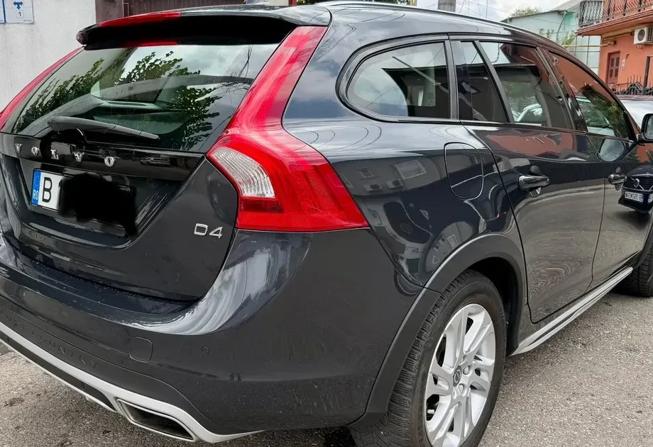 Volvo V60 I D4 Momentum — imagine 4