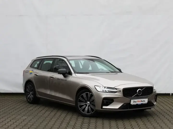 Volvo V60 II B4 B DKG Plus Dark