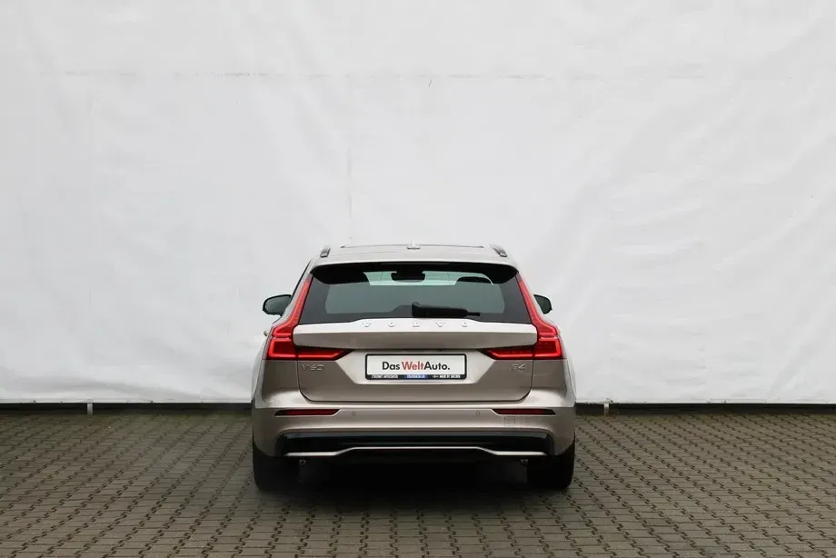 Volvo V60 II B4 B DKG Plus Dark — imagine 6