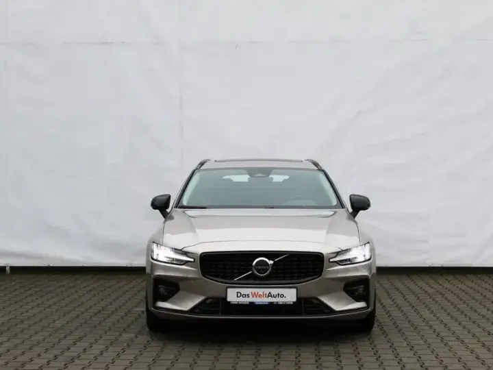Volvo V60 II B4 B DKG Plus Dark