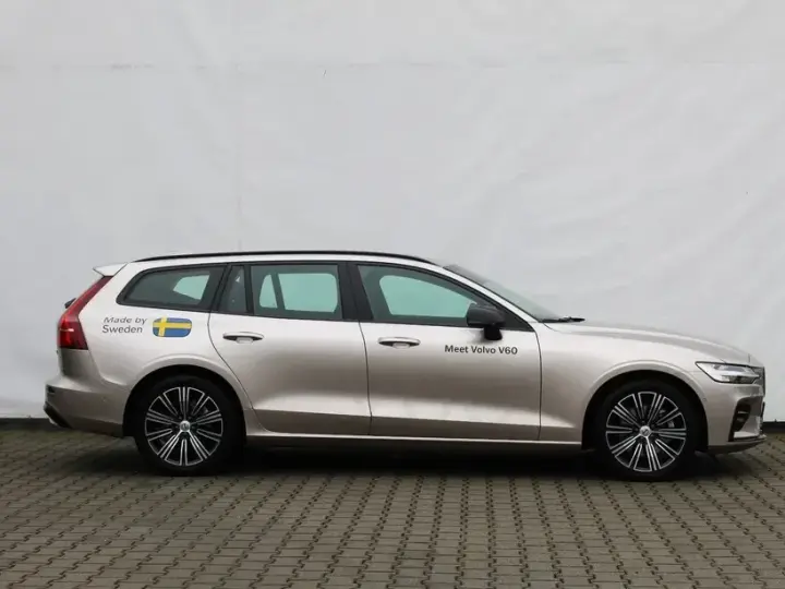 Volvo V60 II B4 B DKG Plus Dark
