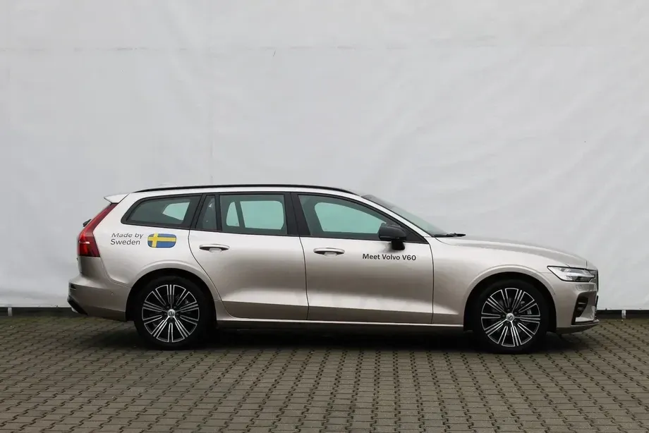 Volvo V60 II B4 B DKG Plus Dark — imagine 4