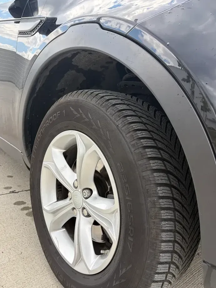 Land Rover Discovery Sport — imagine 2