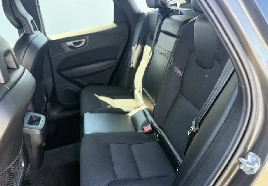 Volvo XC 60 T5 AWD Momentum — imagine 6