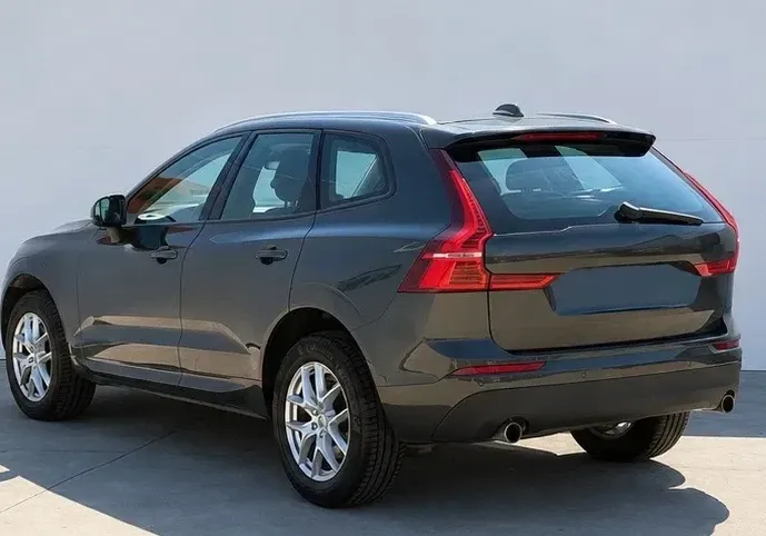 Volvo XC 60 T5 AWD Momentum — imagine 2