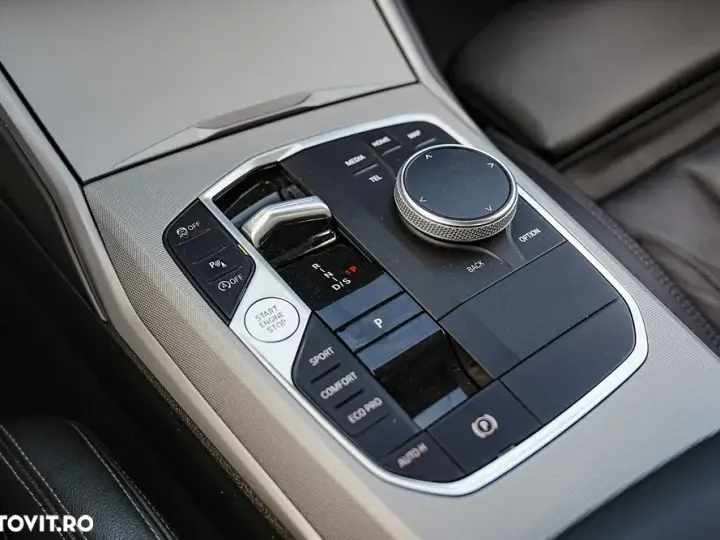 BMW Seria 3 318i Aut. Advantage