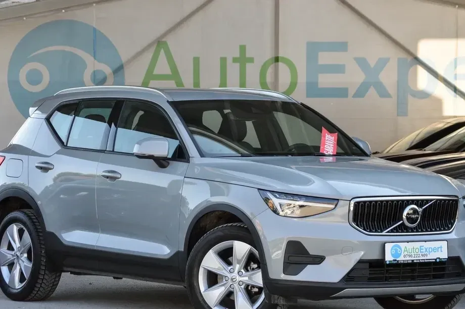 Volvo XC 40 T2 AT8 Momentum — imagine 2