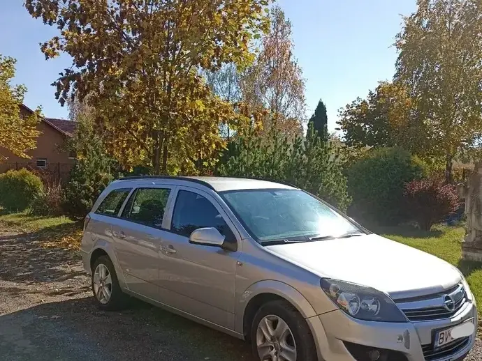 Opel Astra J