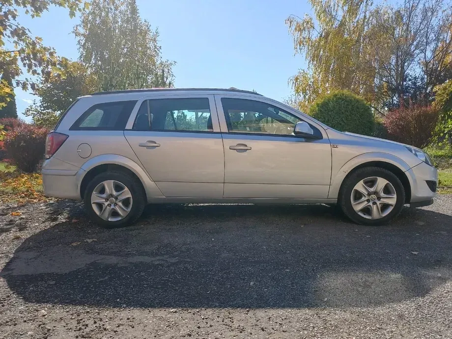 Opel Astra J — imagine 4