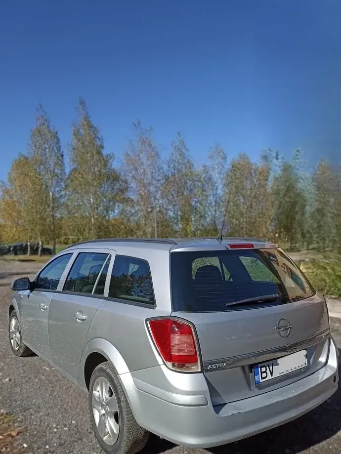 Opel Astra J — imagine 2