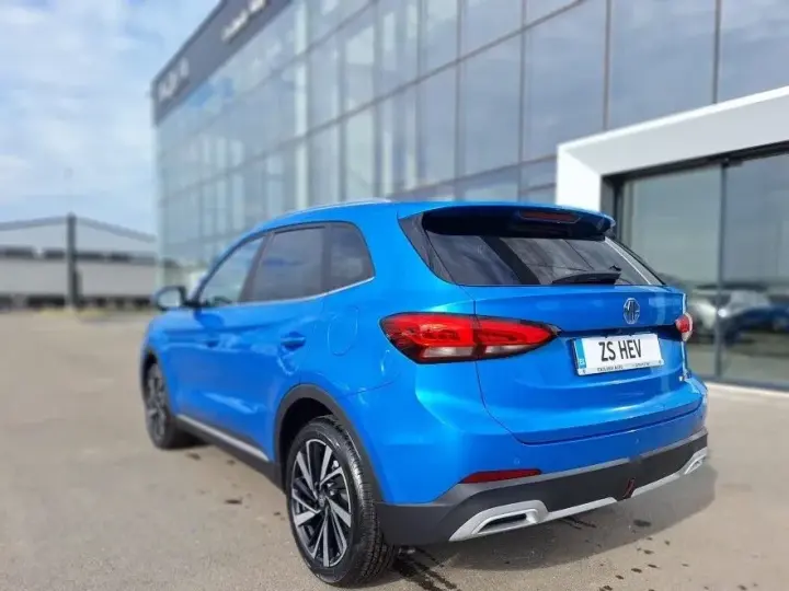 MG ZS HEV