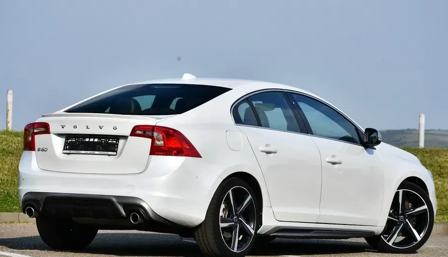 Volvo S60 II D5 Geartronic RDesign — imagine 5