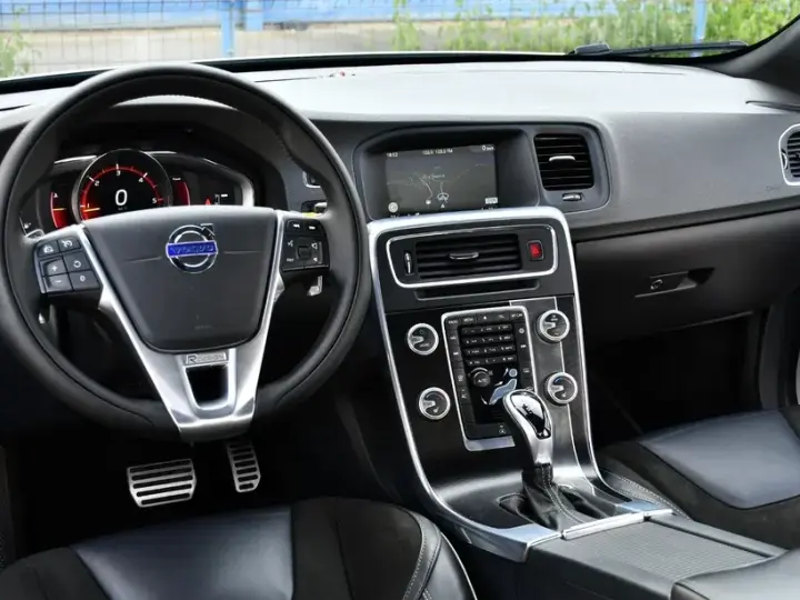 Volvo S60 II D5 Geartronic RDesign
