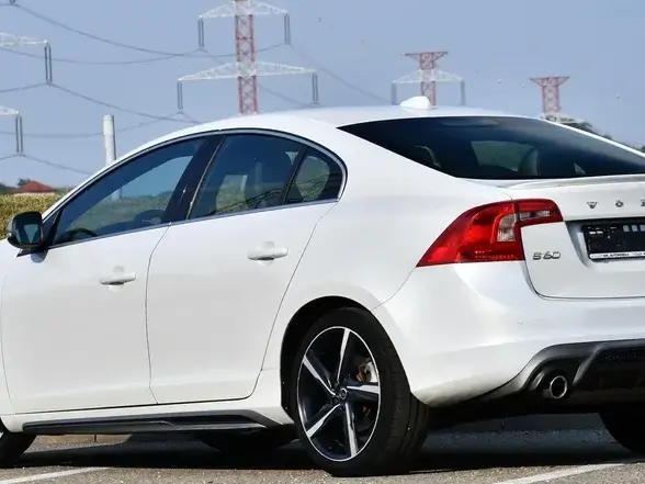 Volvo S60 II D5 Geartronic RDesign