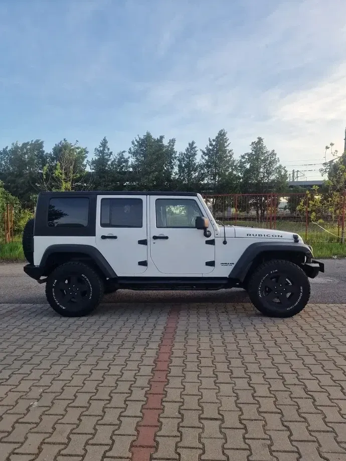 Jeep Wrangler — imagine 3