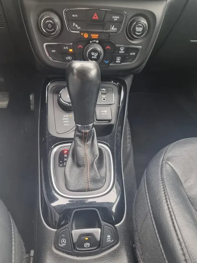 Jeep Compass 2.0 M-Jet 4x4 AT Longitude — imagine 5