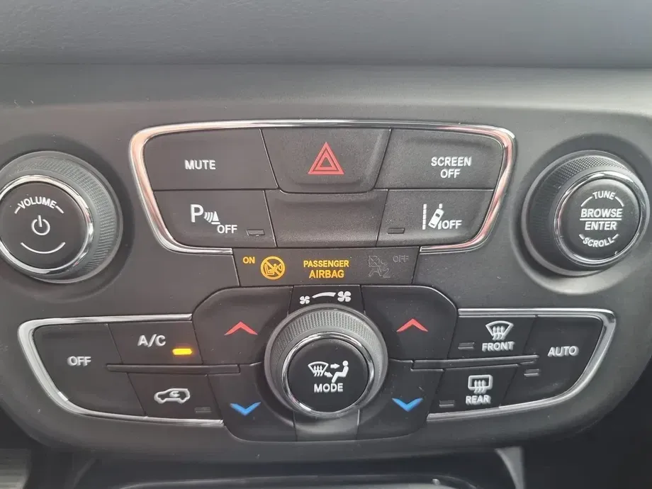 Jeep Compass 2.0 M-Jet 4x4 AT Longitude — imagine 4