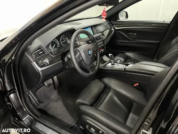 BMW Seria 5 G30/G31 [2017 - Prezent] 520i Aut. Luxury Line