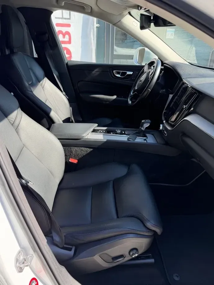 Volvo XC 60 D4 AWD Inscription — imagine 6