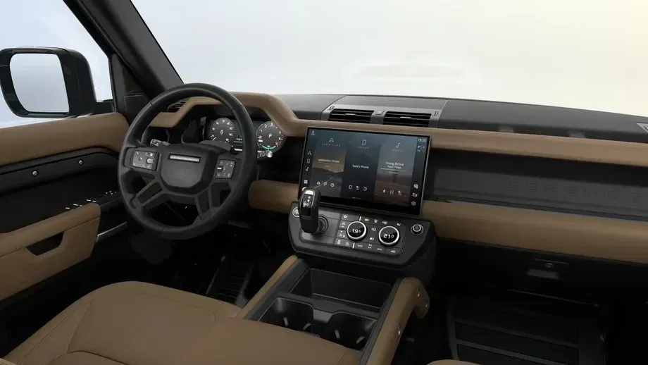 Land Rover Defender — imagine 5