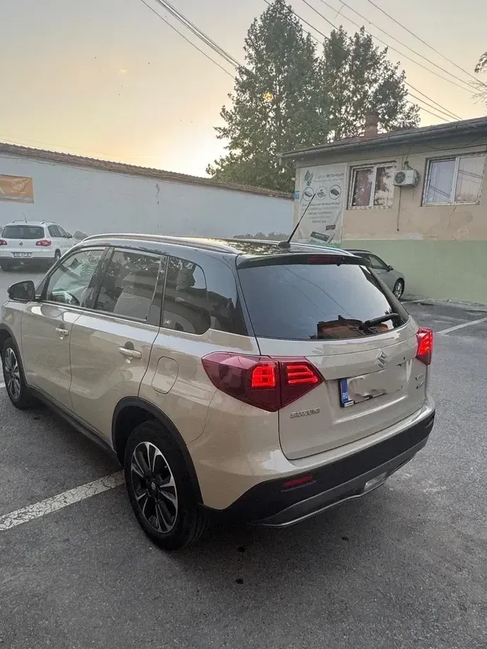 Suzuki Vitara III 1.4 Boosterjet AllGrip MHEV Spirit — imagine 3