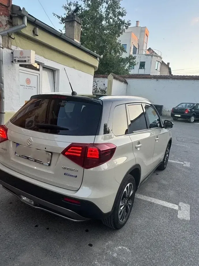 Suzuki Vitara III 1.4 Boosterjet AllGrip MHEV Spirit — imagine 5