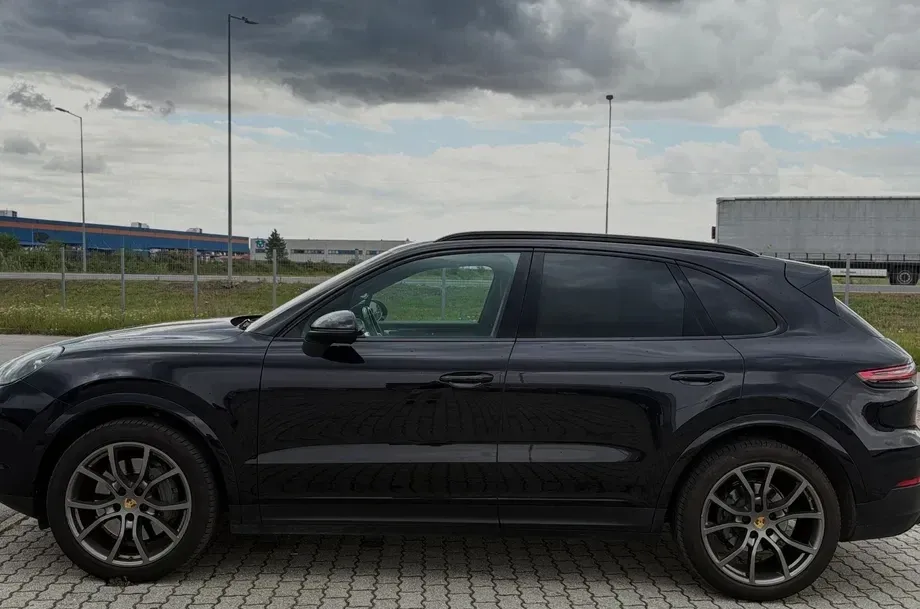 Porsche Cayenne — imagine 3