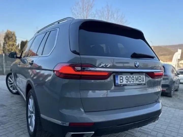 BMW X7