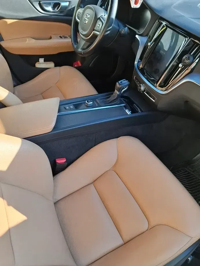 Volvo V60 D3 R-Design — imagine 3