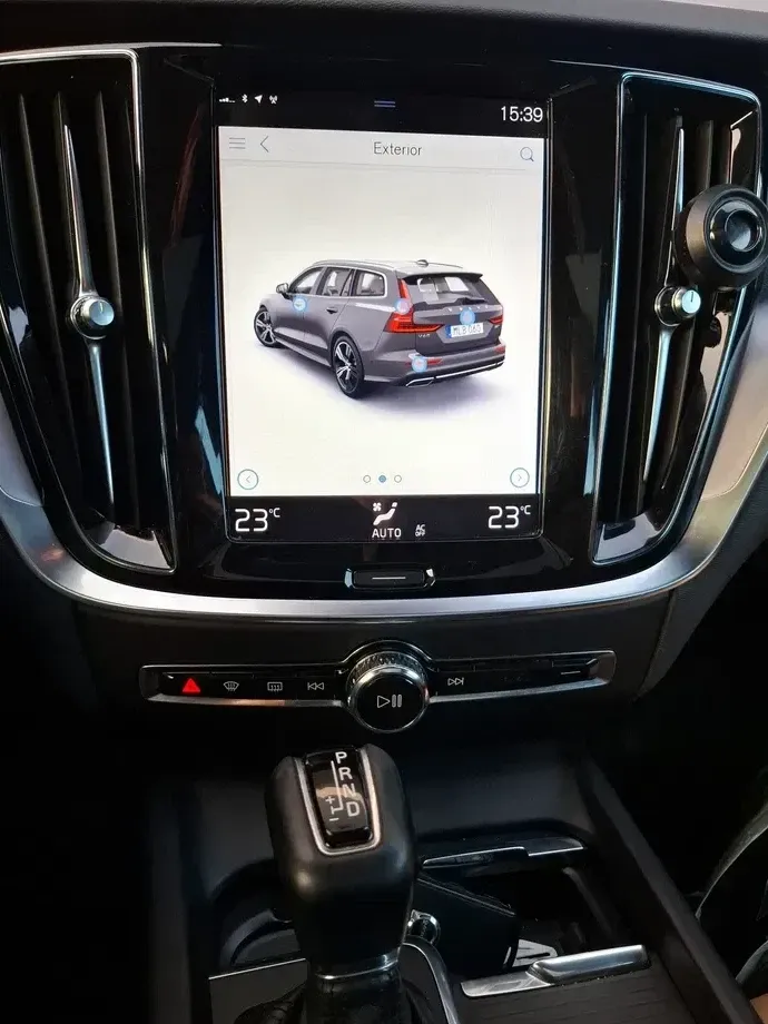 Volvo V60 D3 R-Design — imagine 2