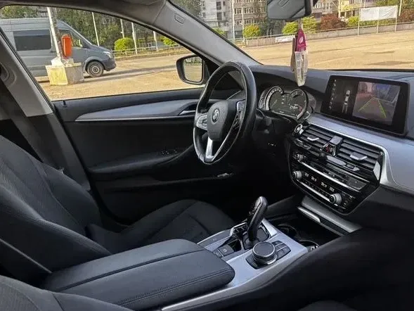 BMW Seria 5 G30/G31 520d AT — imagine 5