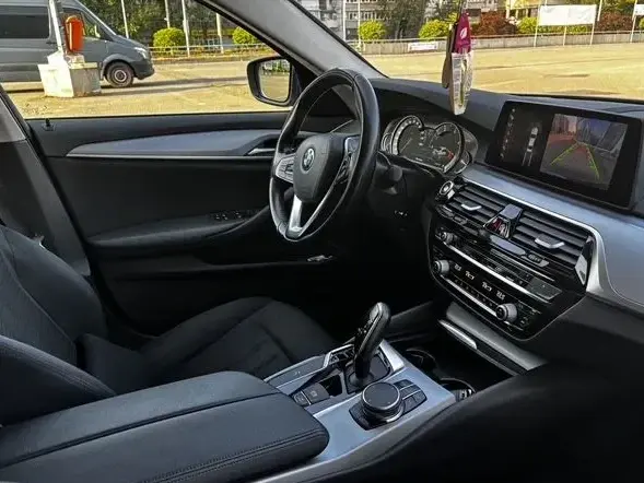 BMW Seria 5 G30/G31 520d AT