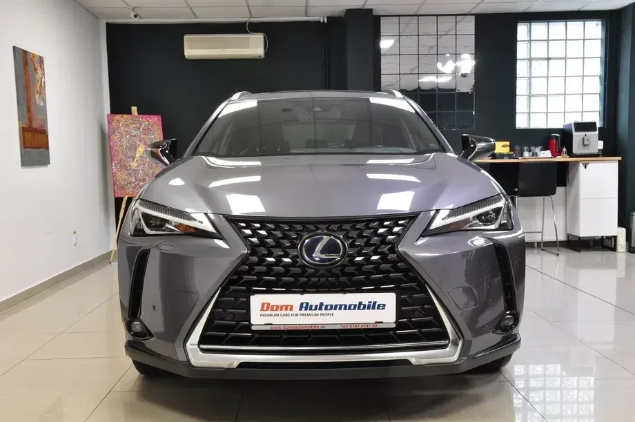 Lexus UX 250h FWD Executive — imagine 2