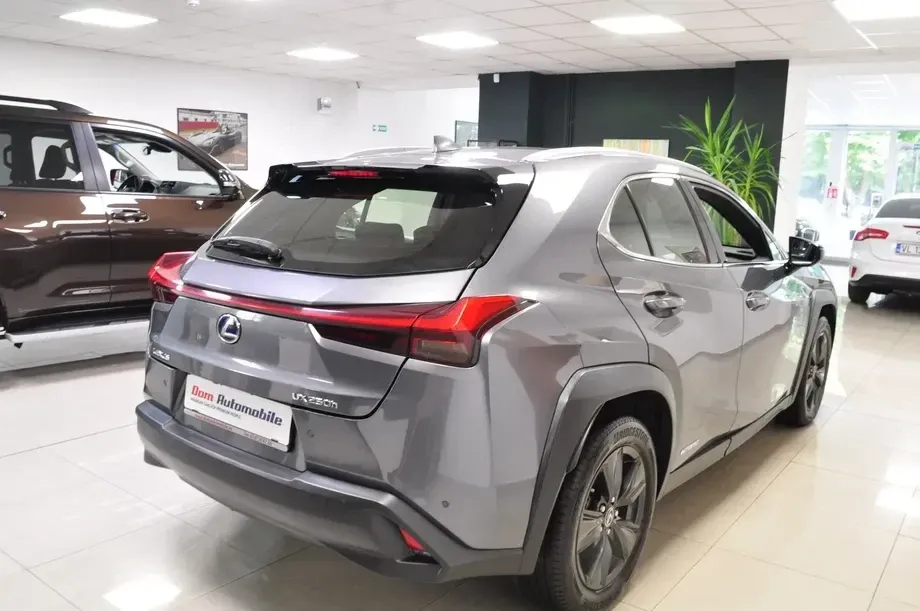 Lexus UX 250h FWD Executive — imagine 4