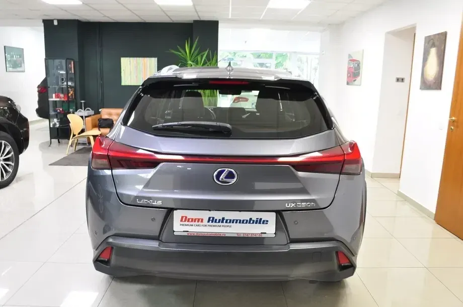 Lexus UX 250h FWD Executive — imagine 5