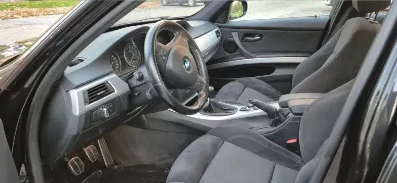 BMW Seria 3 E90/E91/E92/E93 325i xDrive — imagine 3