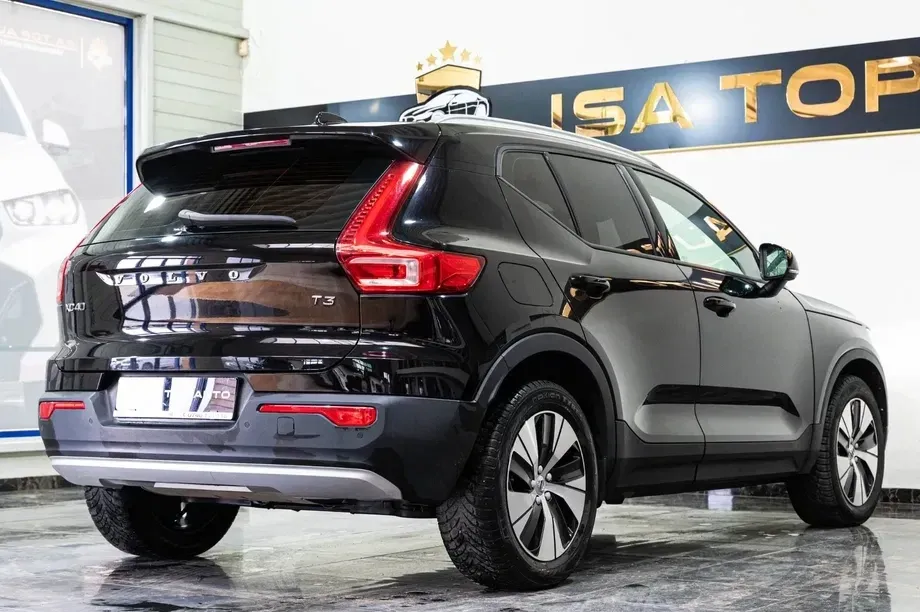 Volvo XC 40 T3 Geartronic Momentum — imagine 4