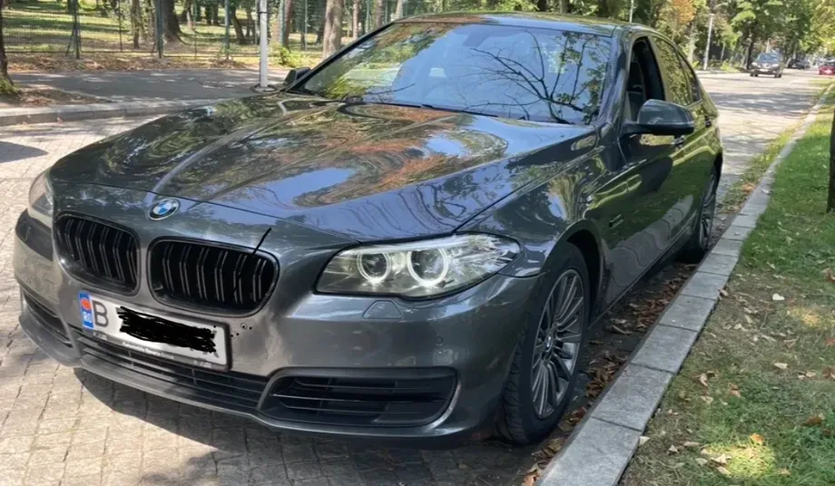 BMW Seria 5 F10/F11/F07 518d AT — imagine 4