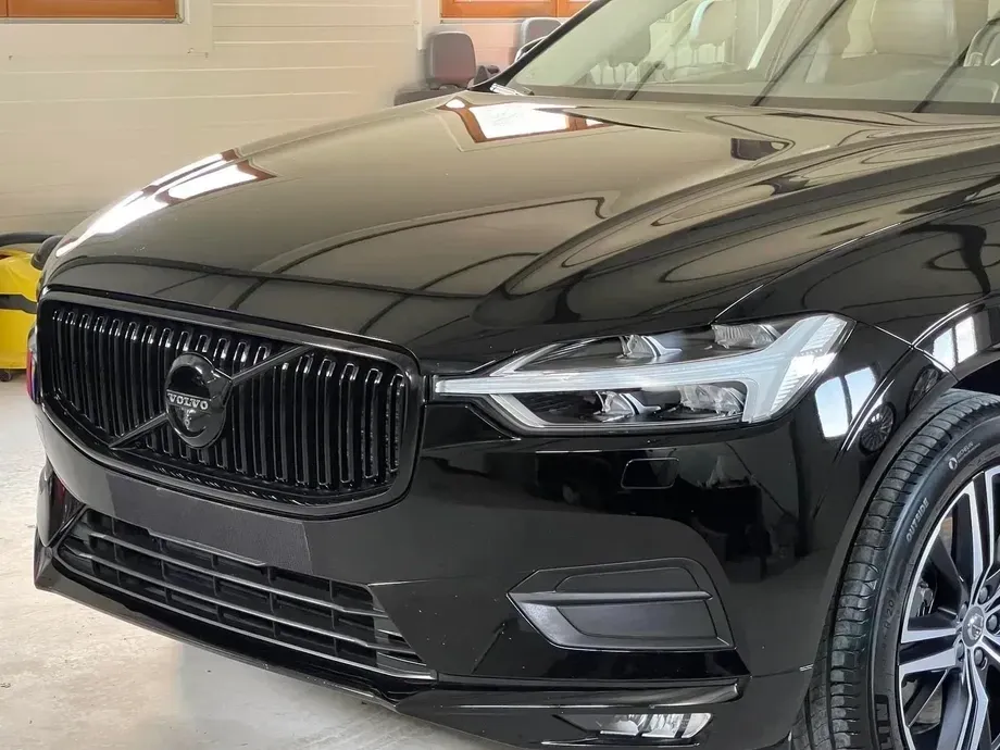Volvo XC 60 II D4 Momentum Pro — imagine 2
